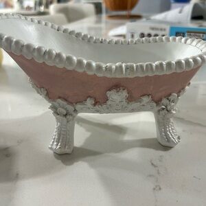 Elegant Pink and White Decorative Bathtub Accent